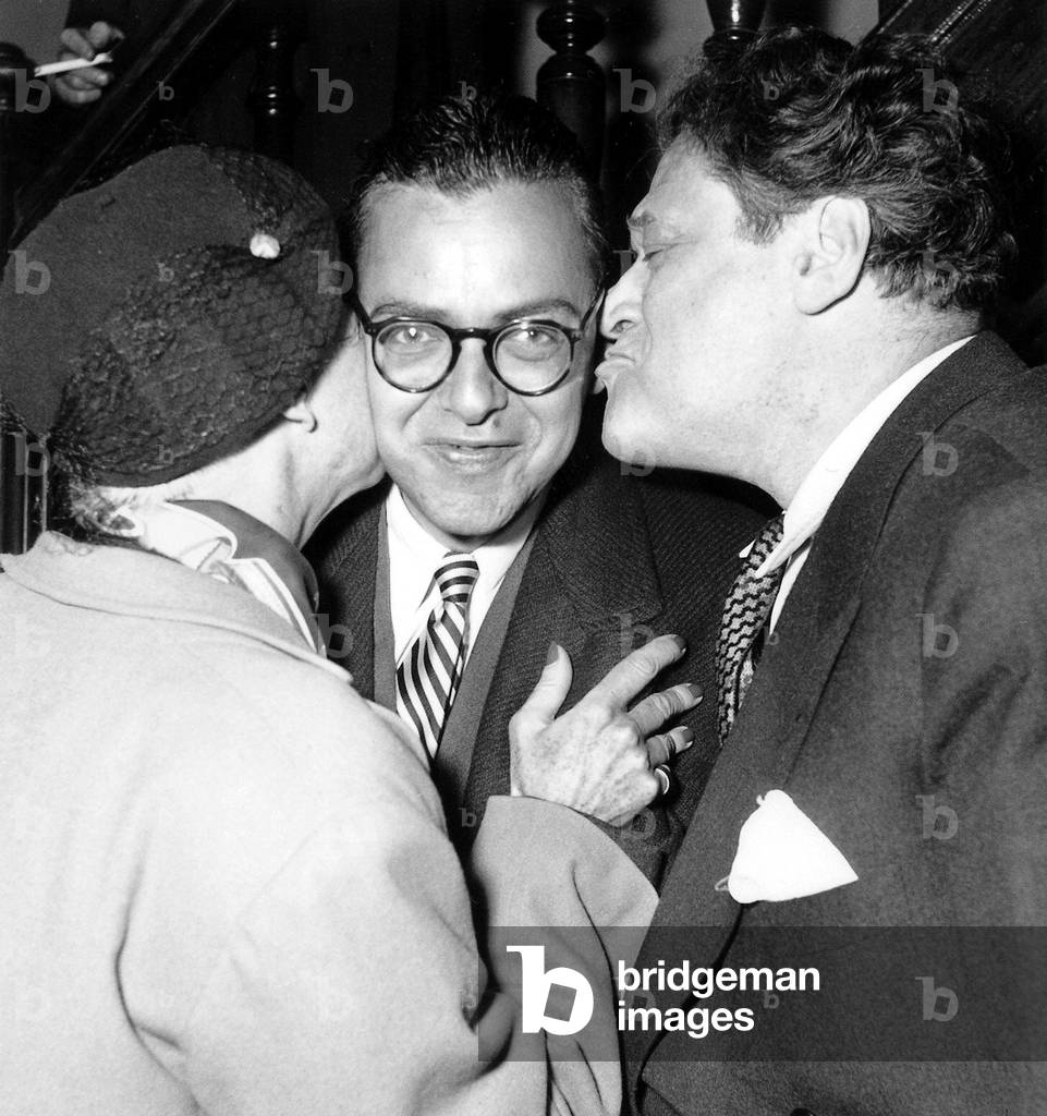 Bild von Fotografie "Preis für den französischen Reporter Michel Gordey und seinen Bericht über Usa gratuliert