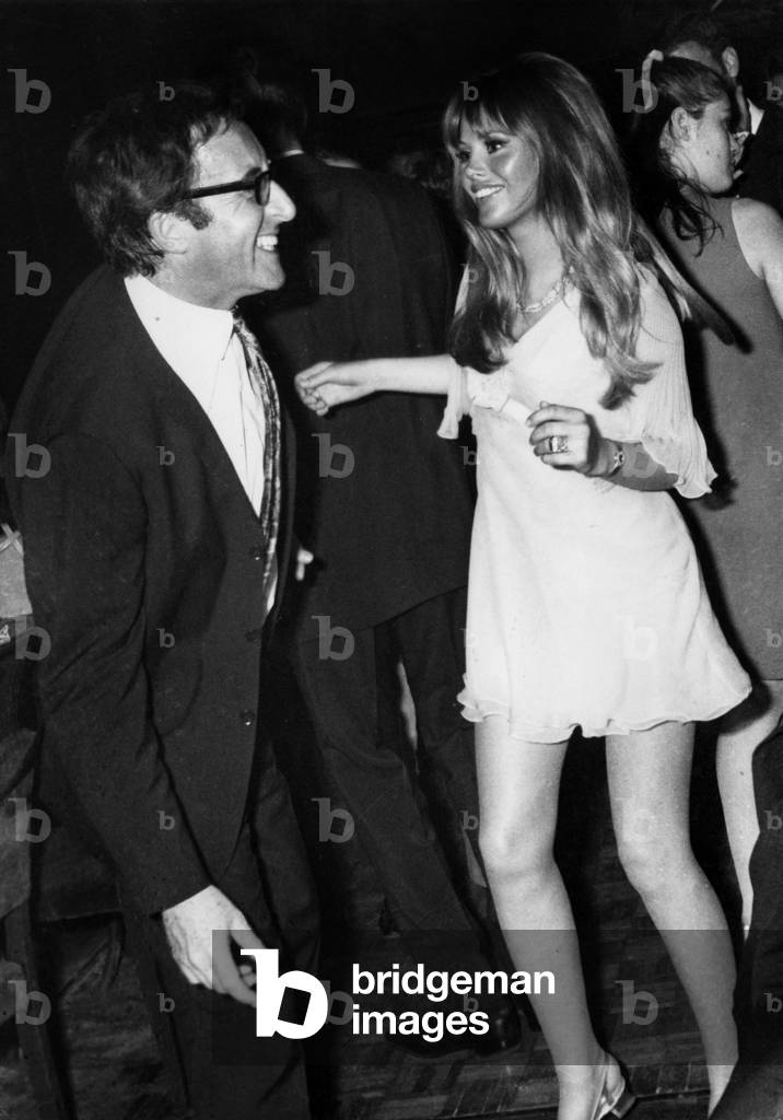 Immagine di Fotografia "Peter Sellers and Britt Ekland at A Gala Party in The French Coast" 1968, b/w