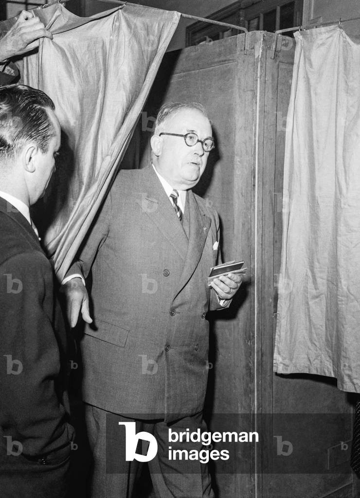 Bild von Fotografie "Französische Parlamentswahl" 1951, b/w