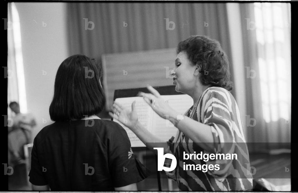 Galina Vishnevskaya giving a masterclass by Marion Kalter, b/w