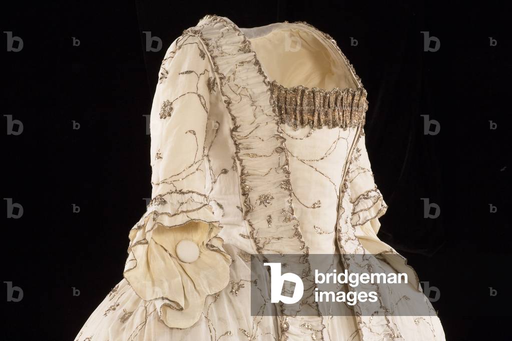 Image of Muslin sack-back court dress, c.1780 (Indian cotton muslin  embroidered with by Unknown artist, (18th century)