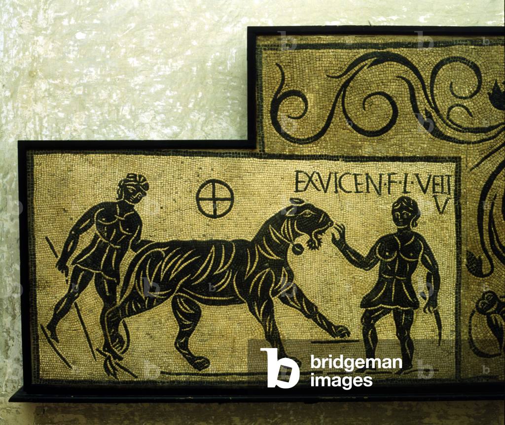Mosaico con tigre e gladiatori. 2° secolo. Museo Nazionale, Roma.