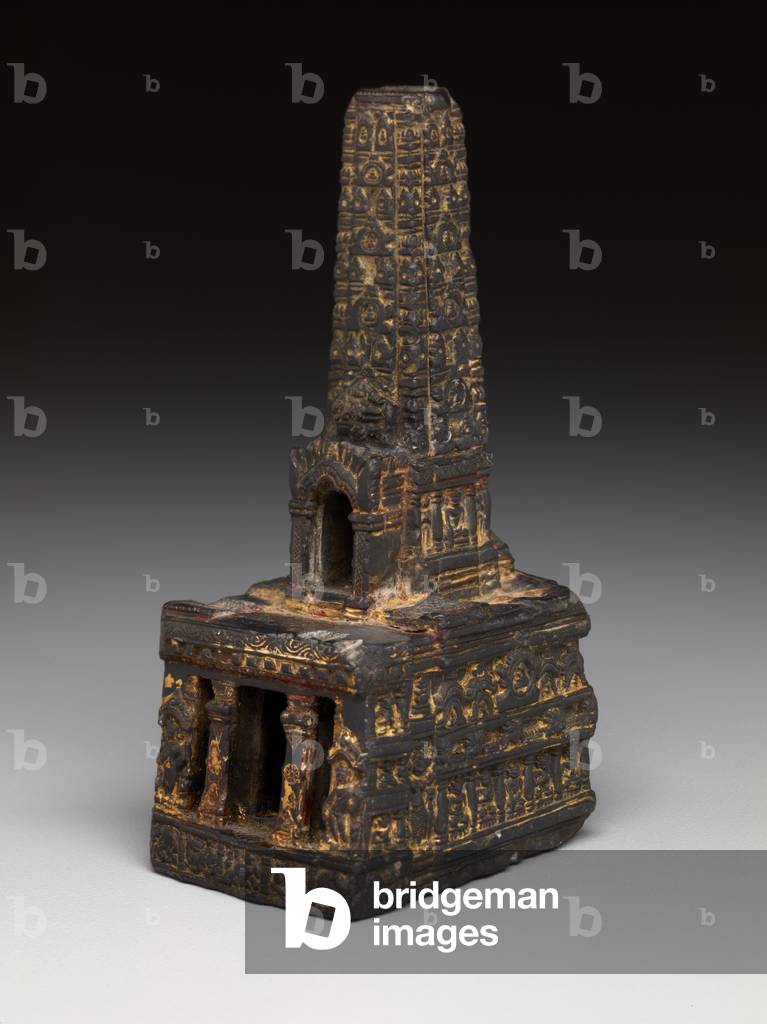 Modell des Mahabodhi-Tempels, 12.-13. Jahrhundert (vergoldeter Stein)