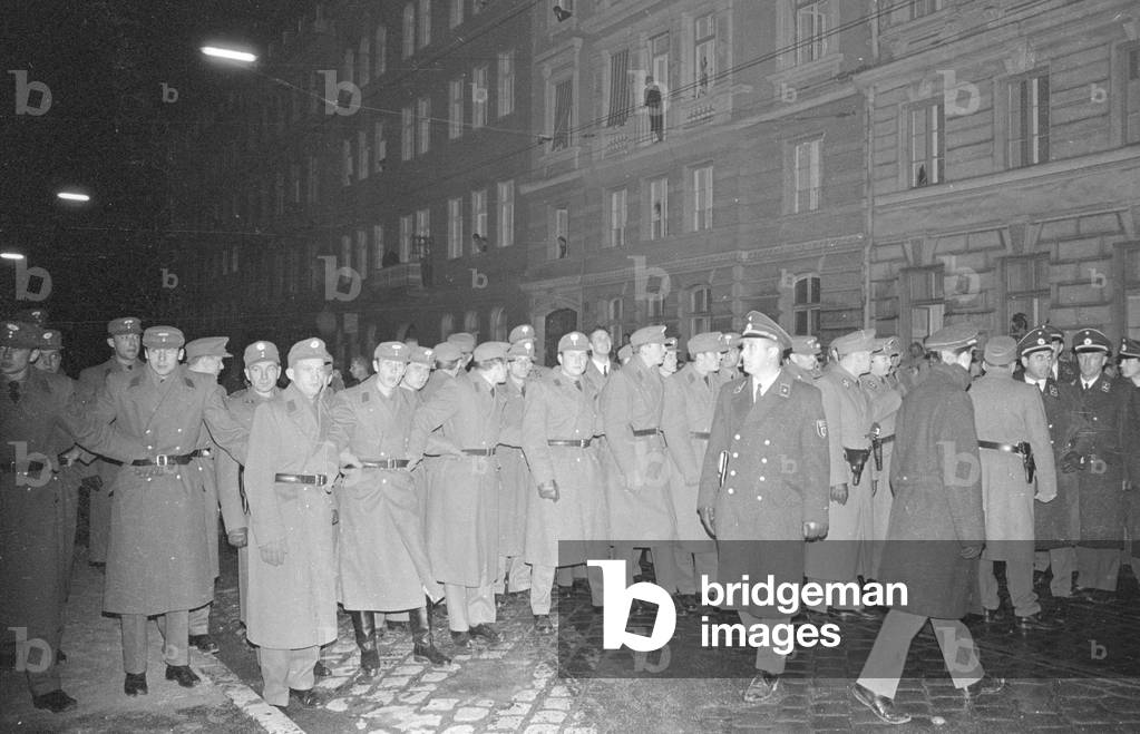 Image of Easter riots in Munich against Springer, 1968 (b/w photo)