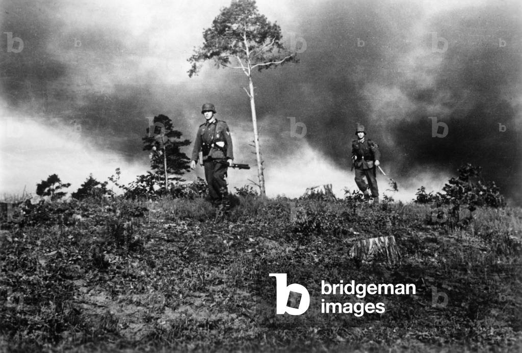 Image of German infantry on the Eastern Front, 1941 (b/w photo)