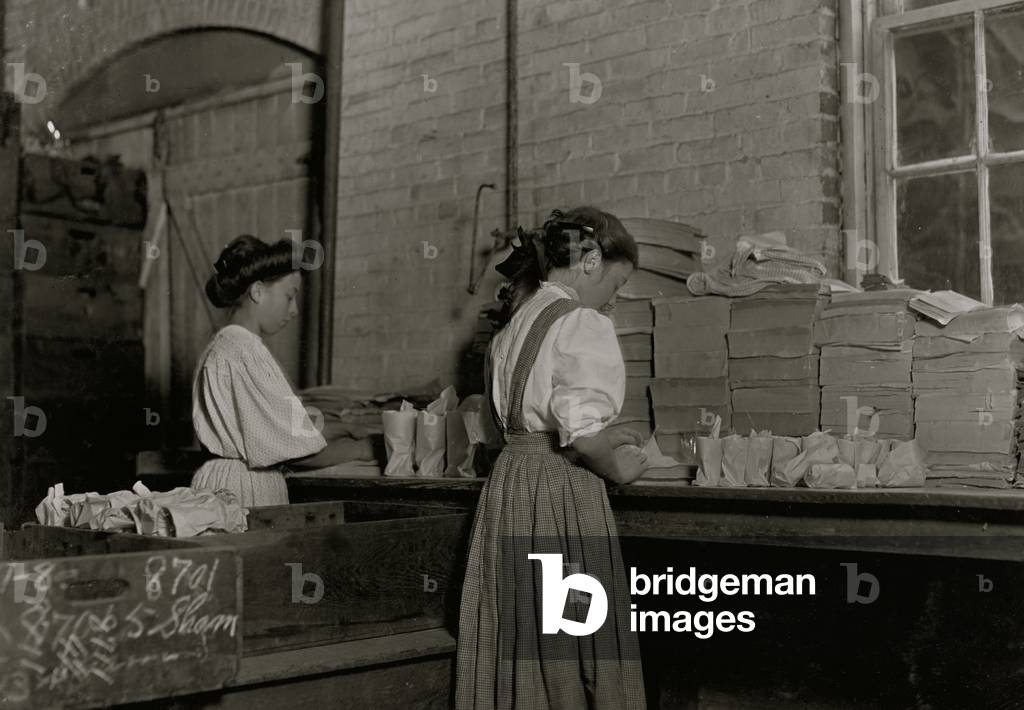 Seneca Glass Works, Morgantown, W. Va. Mädchen Verpackung und Verpackung. 1908 (Foto)