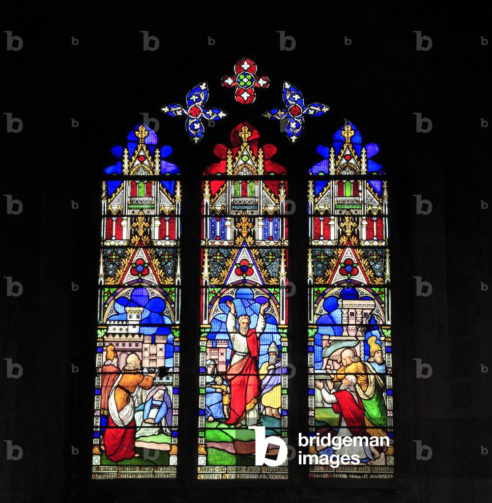 Stained glass window depicting Jonah preaching to the people of Nineveh