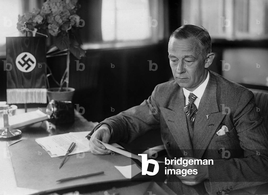 Offizieller im Dritten Reich, 1933 (s/w Foto)