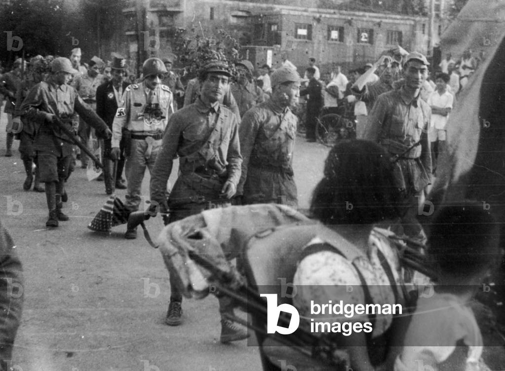 Immagine di Fotografia "Prigionieri di guerra americani catturati dall'Esercito Popolare Coreano" 1950, b/w