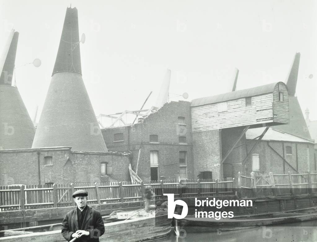 Bild von Fotografie "Walmsley's Maltings" 1934 von English Photographer