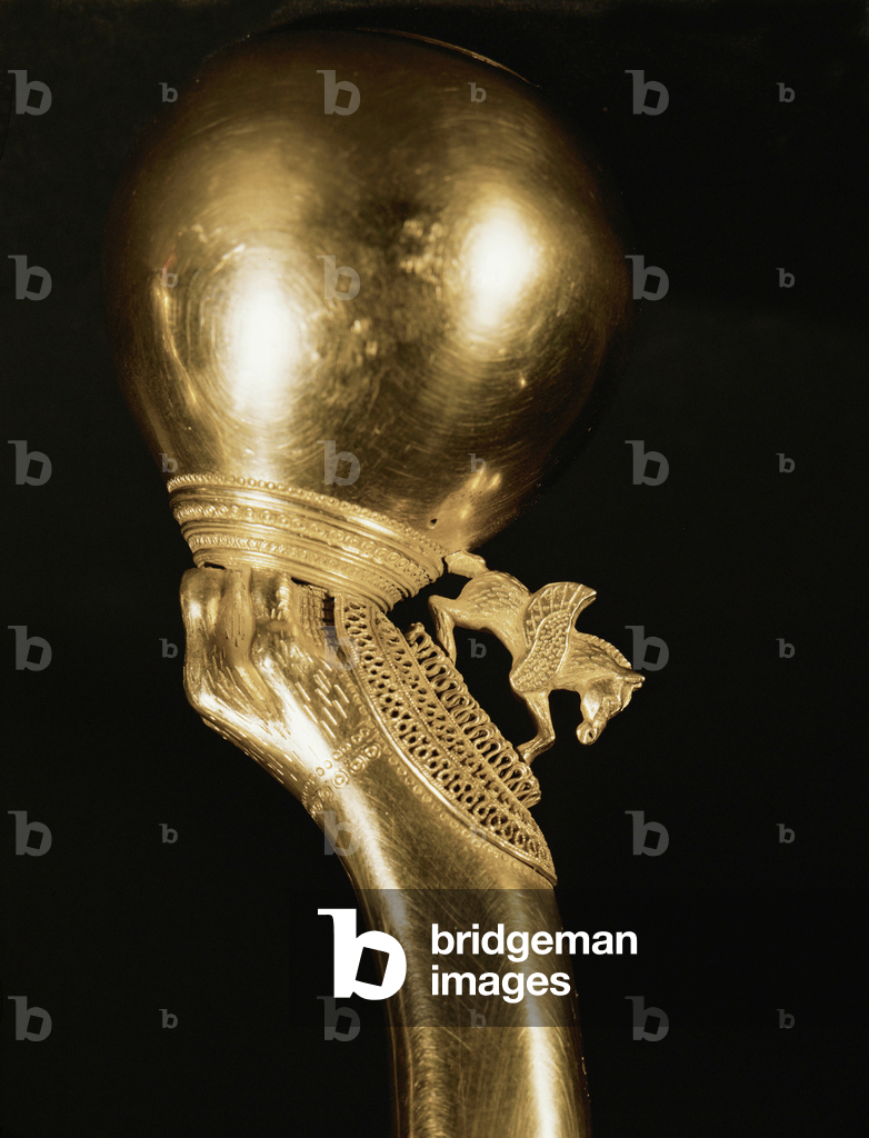 Ovaler Knauf aus massivem Gold