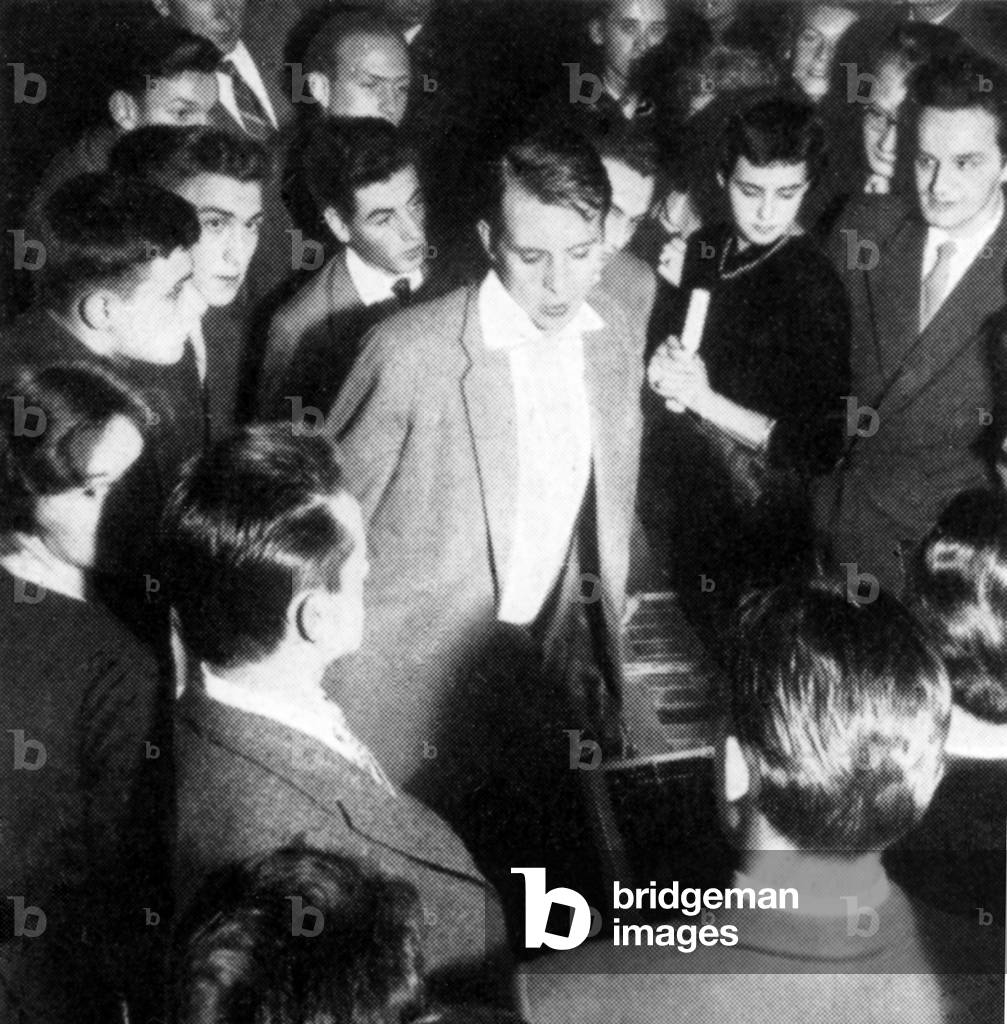"Karlheinz Stockhausen al concerto di Monaco di Baviera" 1952 di Unknown photographer, b/w