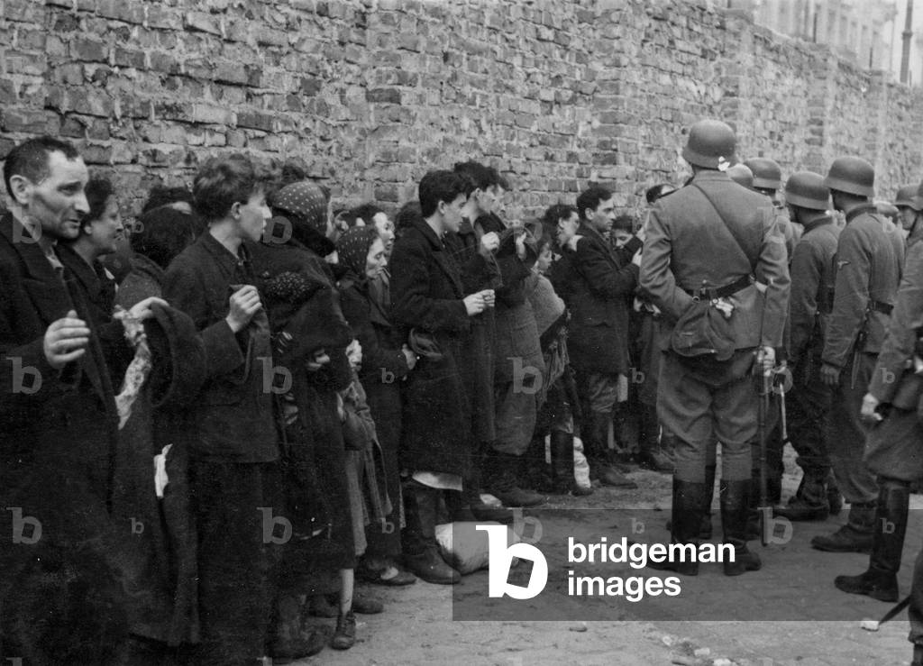 Immagine di Fotografia "Fumatori Ebrei & Banditi - Ricerca & Interrogazione (foto in b/n)", b/w