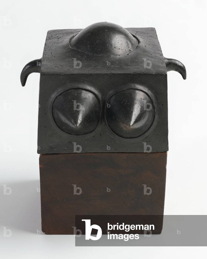 Queen, 1964 (blackened earthenware with wooden base)