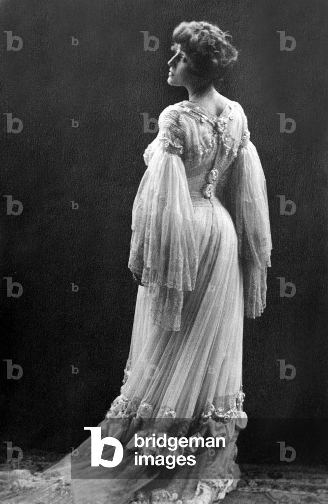 "Rosemonde Gerard (1871-1933) poeta francese" 1900, b/w