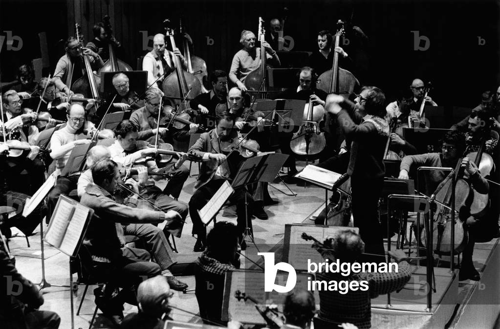 Bild von Fotografie "André Previn" von Suzie Maeder, b/w
