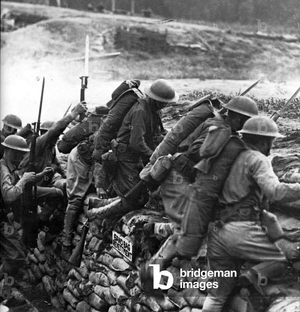 "Manifesto di propaganda: gli Yanks superano la cima durante l'allenamento nella prima guerra mondiale." 1914 