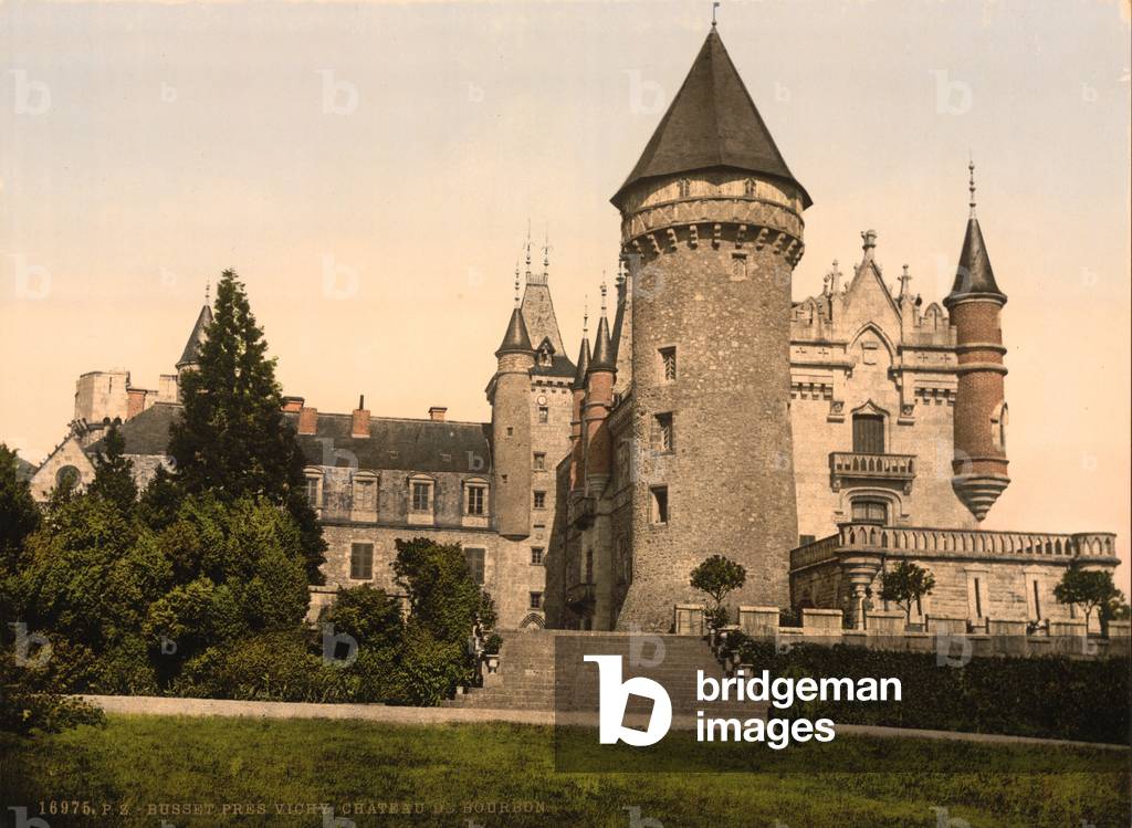 "Chateaux de Bourbon (d. h. Château de Bourbon-Busset)", c.1890-c.1900, b/w
