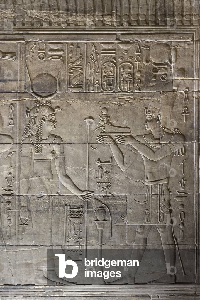 "Reliefs im inneren Heiligtum" von Egyptian 30th Dynasty