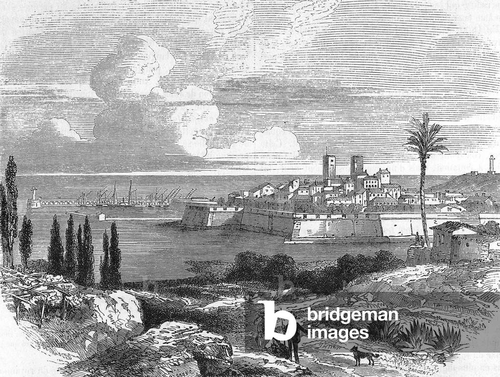 Blick auf Antibes (Côte d'Azur) mit dem Fort, Gravur, 19. Jh.
