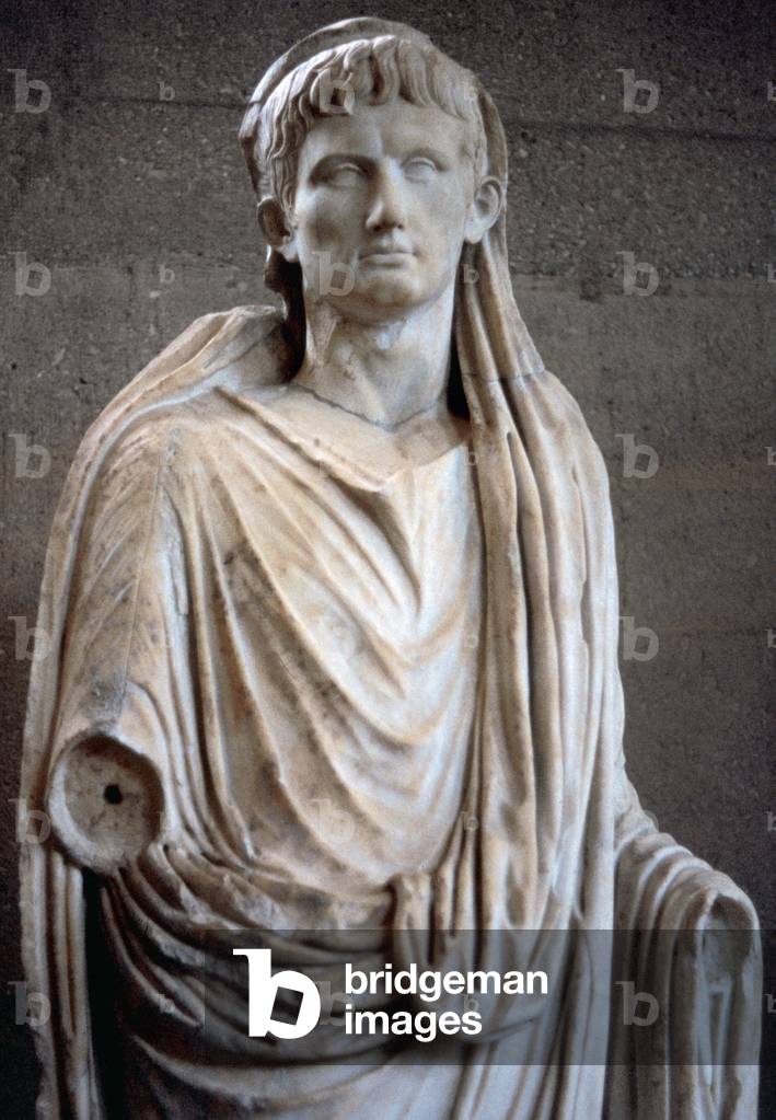 Augustus (63 v. Chr.-14 n. Chr.). Erster Kaiser. Statue als Pontifex Maximus. Archäologisches Museum von Korin