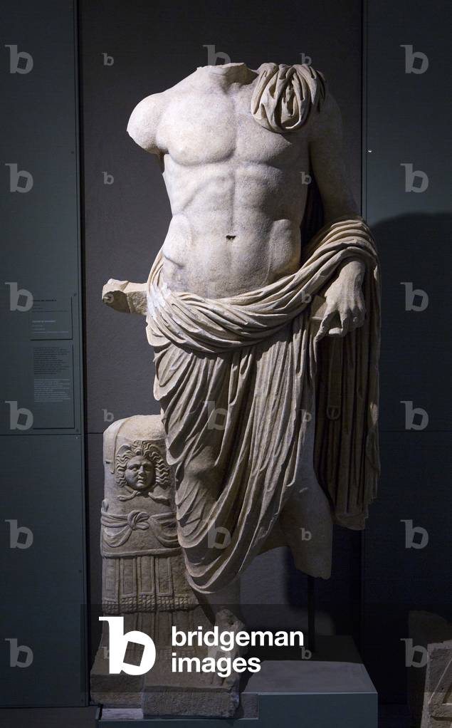 Statua di Navarca, marmo, I cent. Museo Nazionale Archeologico, Aquileia, Italia