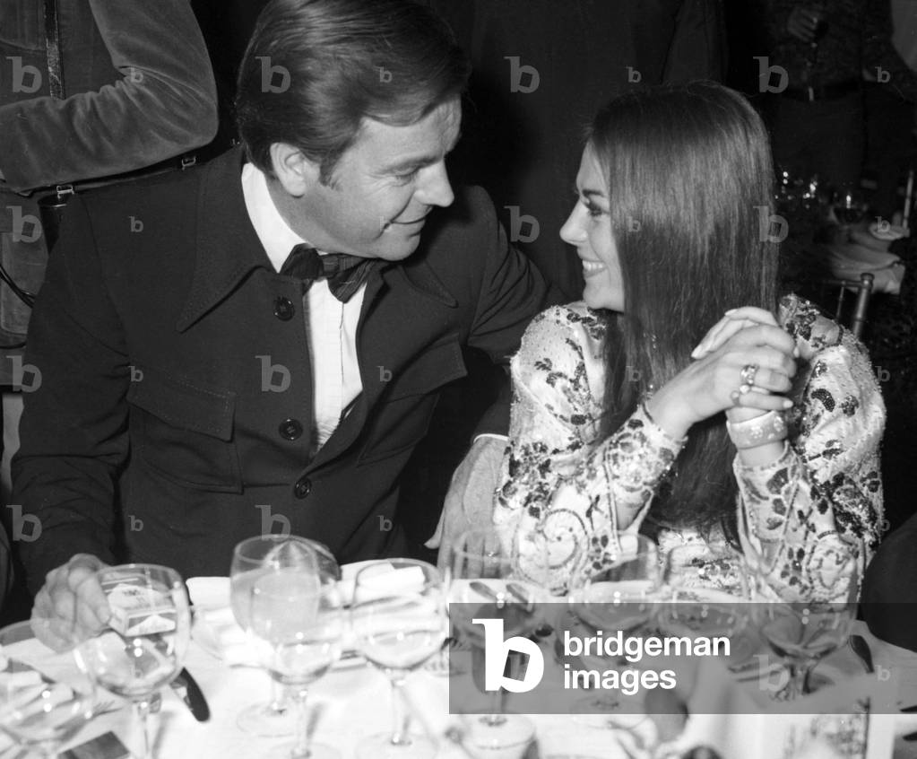 Immagine di Fotografia "Robert Wagner e Natalie Wood durante la cena dopo il concerto di SylvieVartan" 1972 di