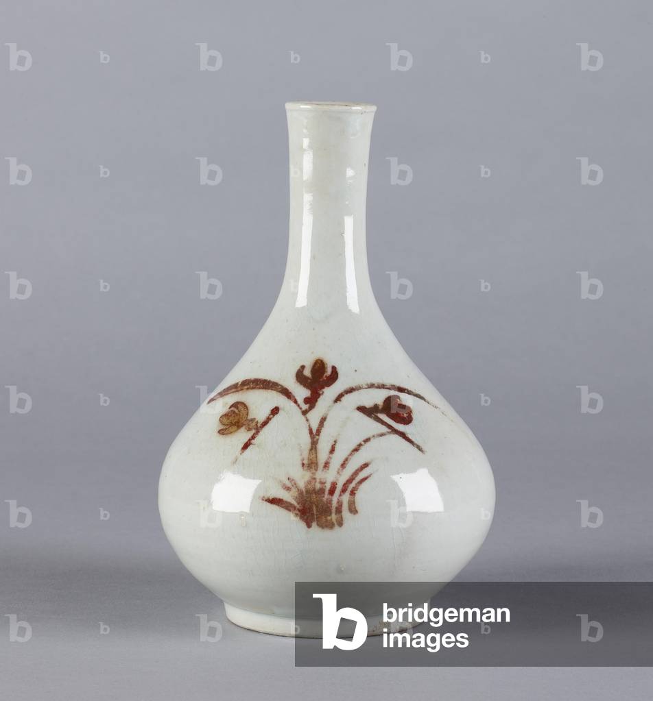 Bottle with floral design, Yi dynasty (ceramic)