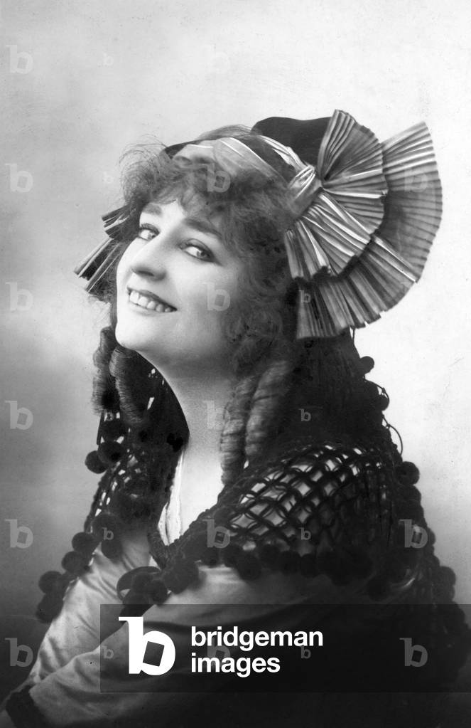 Bild von Fotografie "Genevieve Vix" von unknown photographer, b/w
