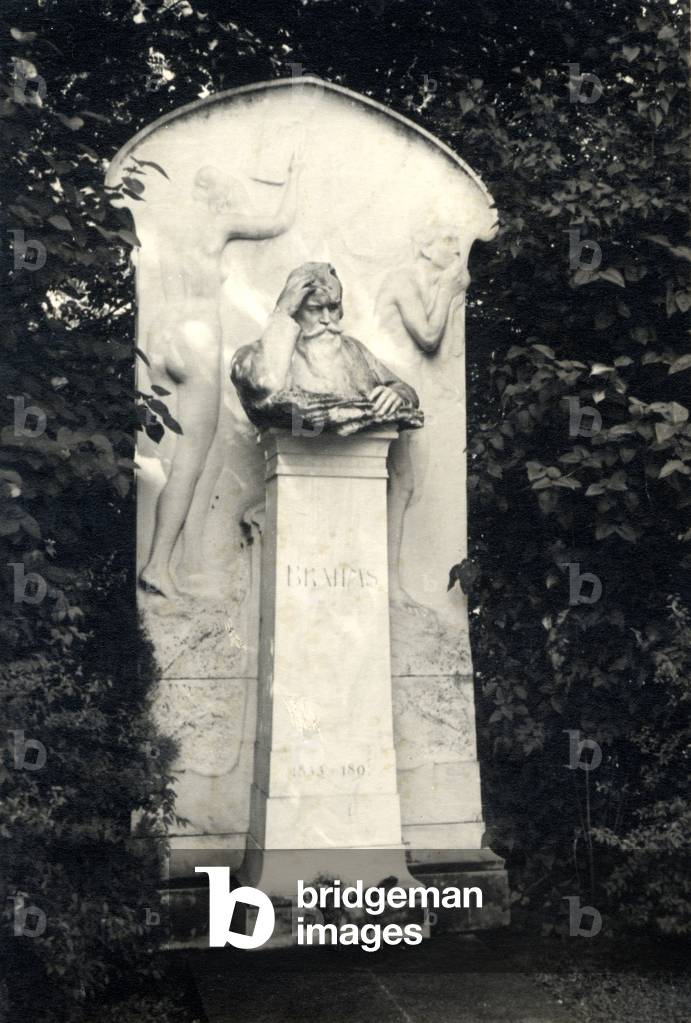 "Brahms' Grabstein in Wien"