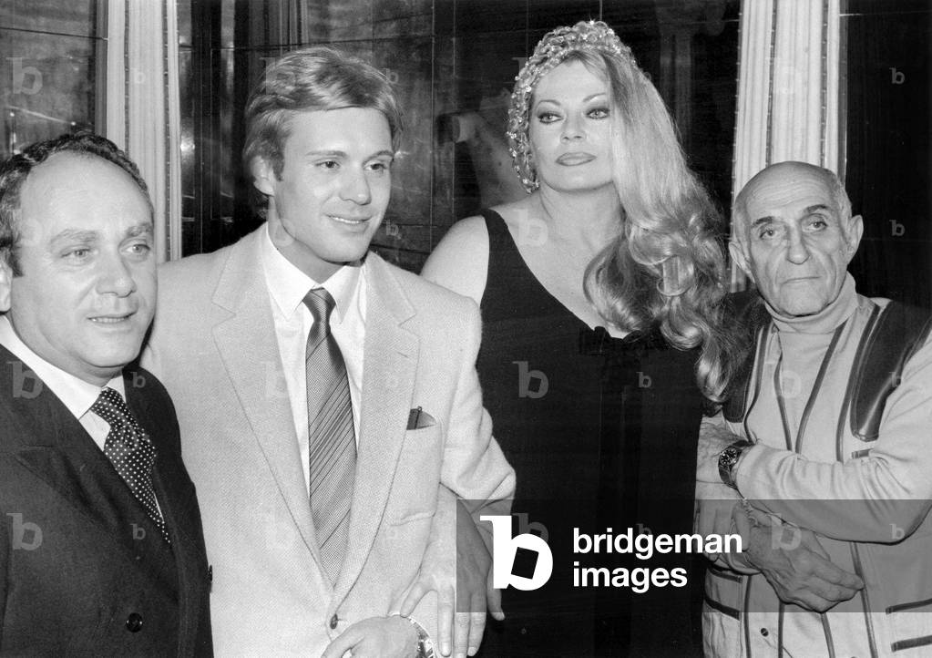 Immagine di Fotografia "Gran Premio Europeo di Fotografia per Roger Corbeau (R) qui con il cantante Francois V