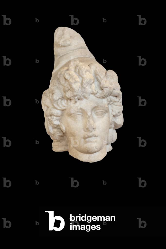 Testa di Attis (marmo insulare)