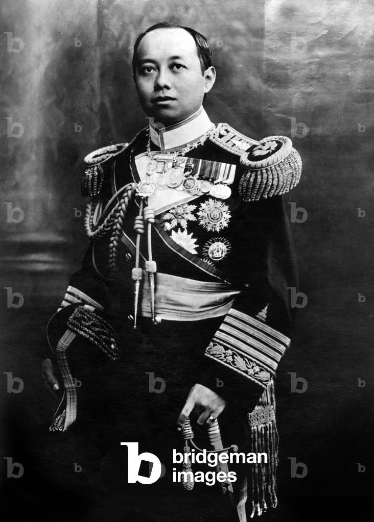 Immagine di Fotografia "Maha Vajiravudh (1881-1925) re del Siam nel 1910-1925" 1910, b/w