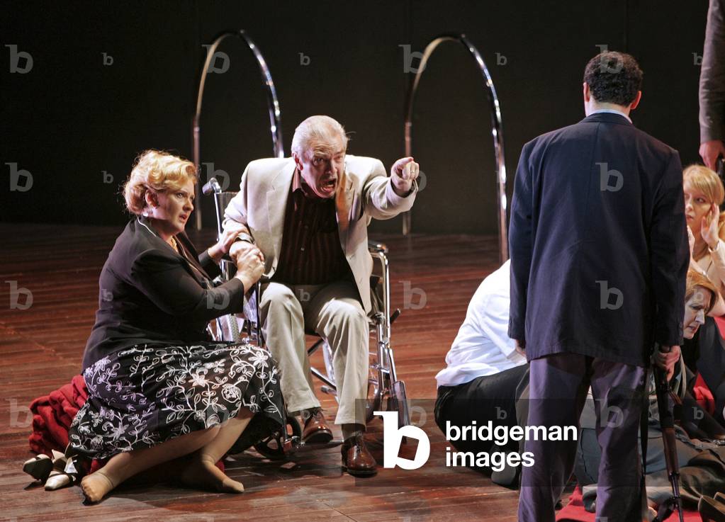 Jonathan Summers als Leon