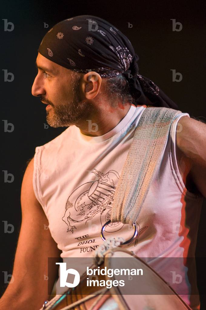 Immagine di Fotografia "Fondazione Dhol (foto)" di Paul Tomlins