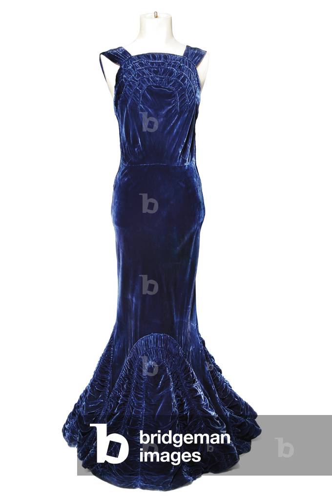 Image of Electric blue velvet evening gown, Elsa Schiaparelli, probably c.1934-35 (photo) Image of Electric blue velvet evening gown, Elsa Schiaparelli, probably c.1934-35 (photo)