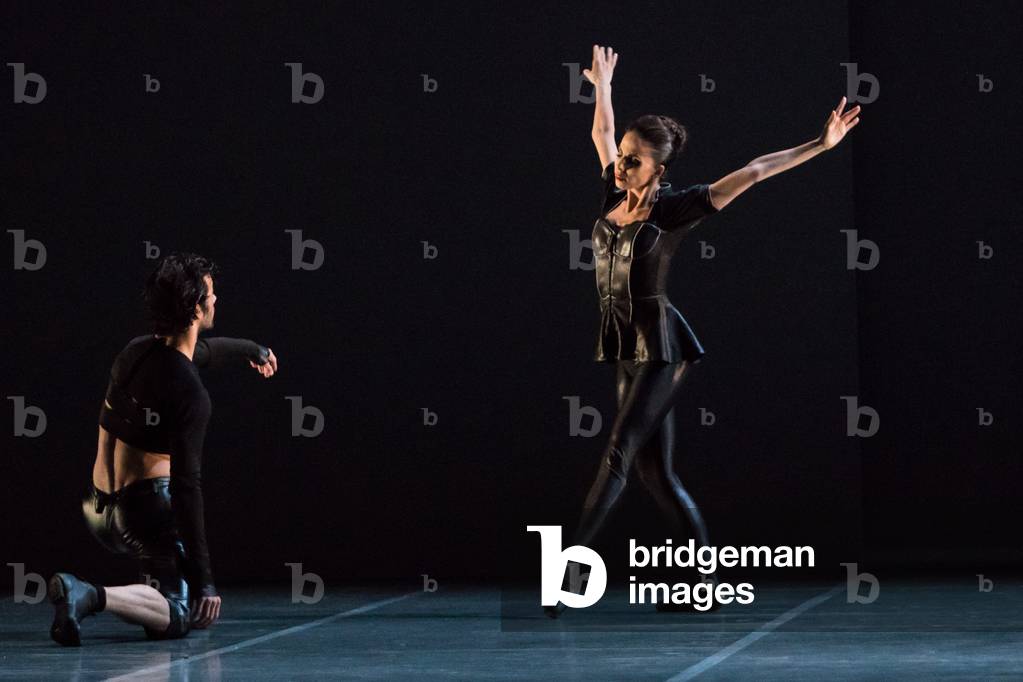 Immagine di Fotografia "Victor Ullate Ballet che interpreta Georges Bizet's Carmen al Teatro de la Maestranza"