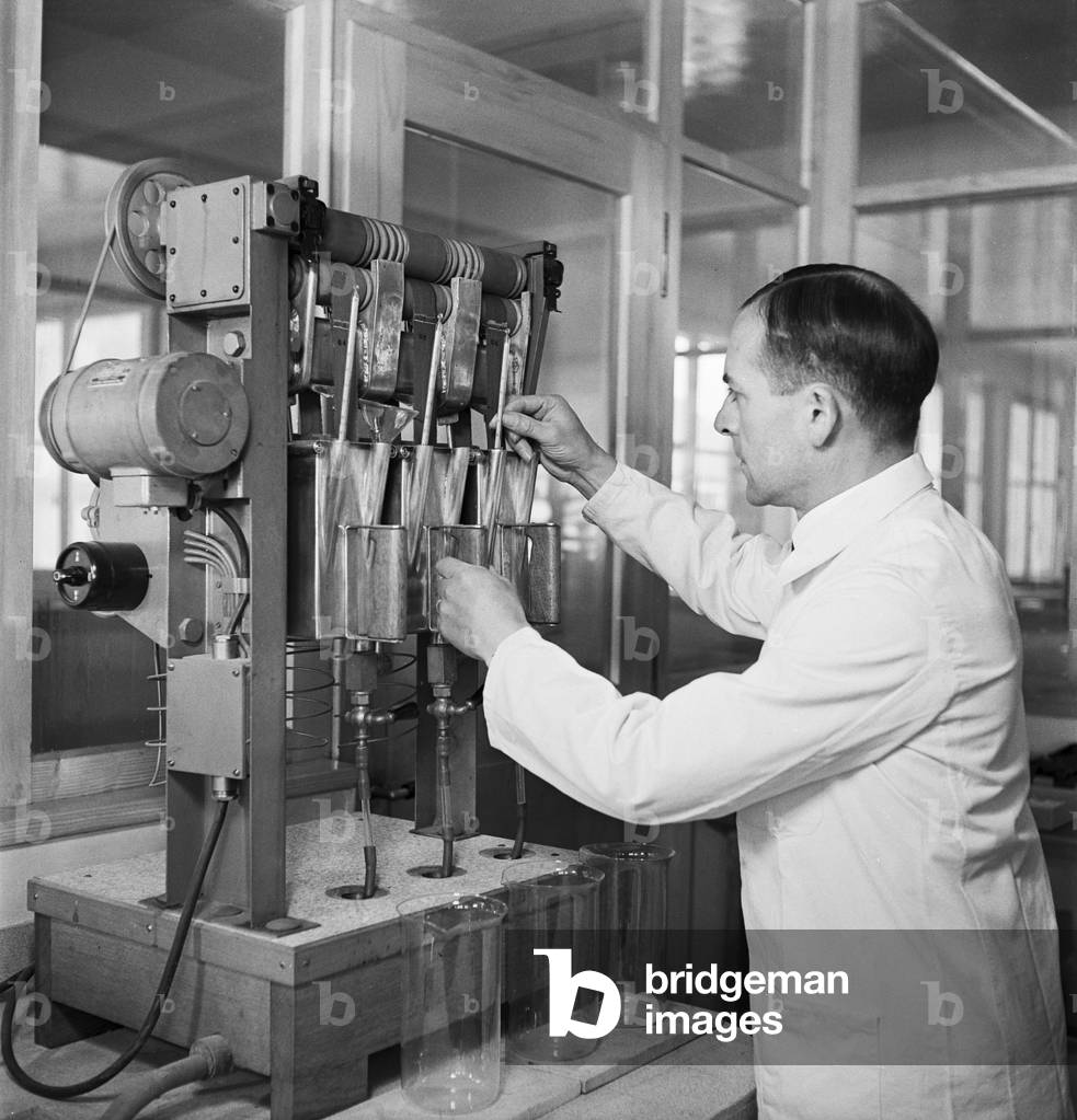 Switzerland Biel Soap Factory Schnyder, 1944 (b/w photo) by