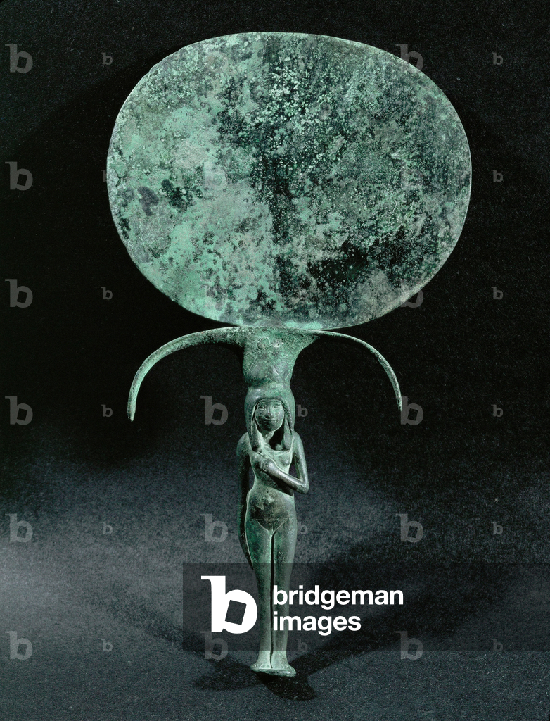 Image of Artifact depicting bBronze mirror with a handle (bronze) -2000 by Erich Lessing