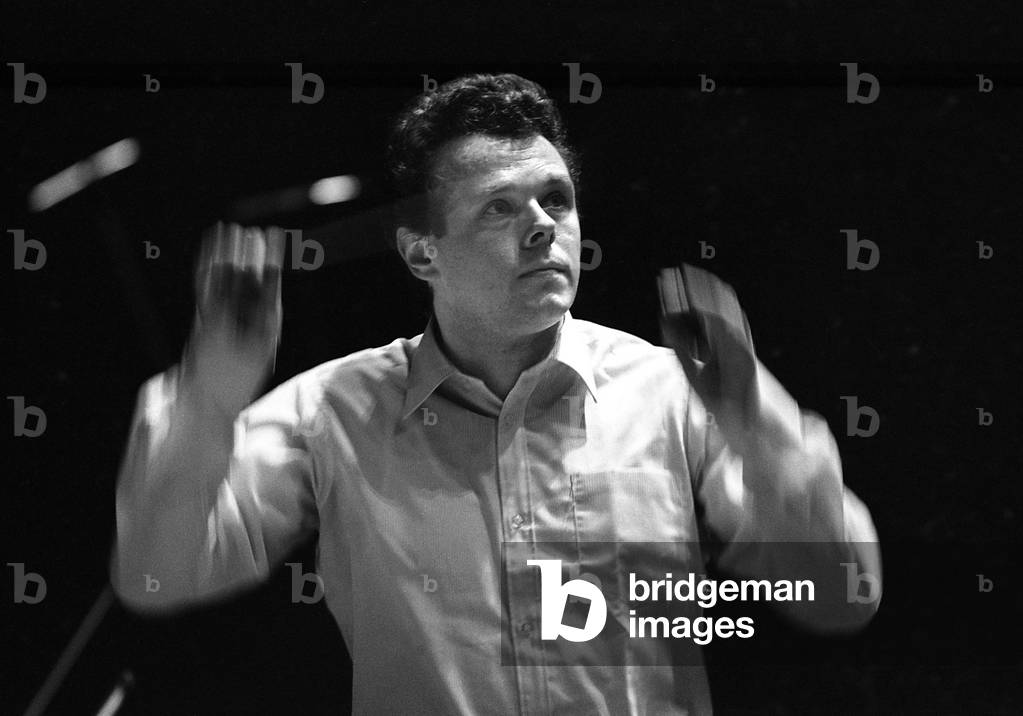 conductor Mariss Jansons (b/w photo by Thierry Martinot