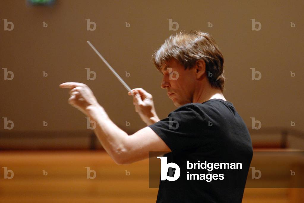 Repetition of the Los Angeles Philharmonic Orchestra with conductor Esa-Pekka Salonen (Esa Pekka) at the Pleyel Hall on November 4, 2007.