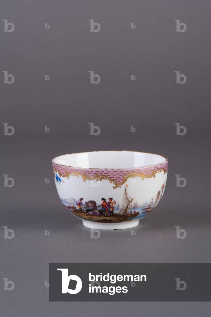 Round cup with even margins (ceramic)