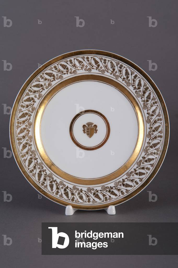 Plate for dessert by Porcelain Institution N. B. Yusupov, 1824 (photo)