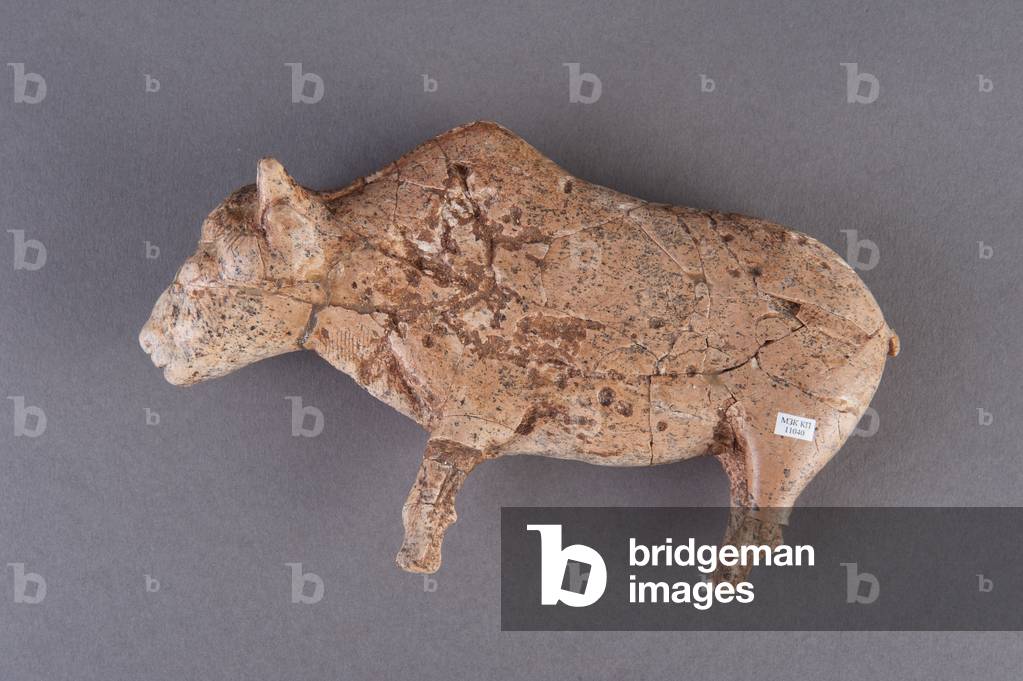 Bison figurine (mammoth ivory)