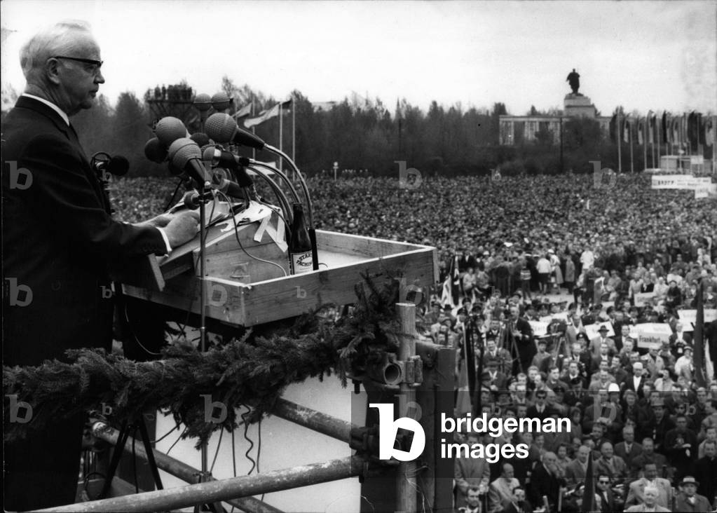May 05, 1962 - Under the parole” freedom knows no wall” 720,000 Berliners demonstrated today on the Platz der Republik, against the communism threatening of the town. On the May demonstration, the President of the Federal Republic, Dr. H.C. Heinrich Lubke take part
