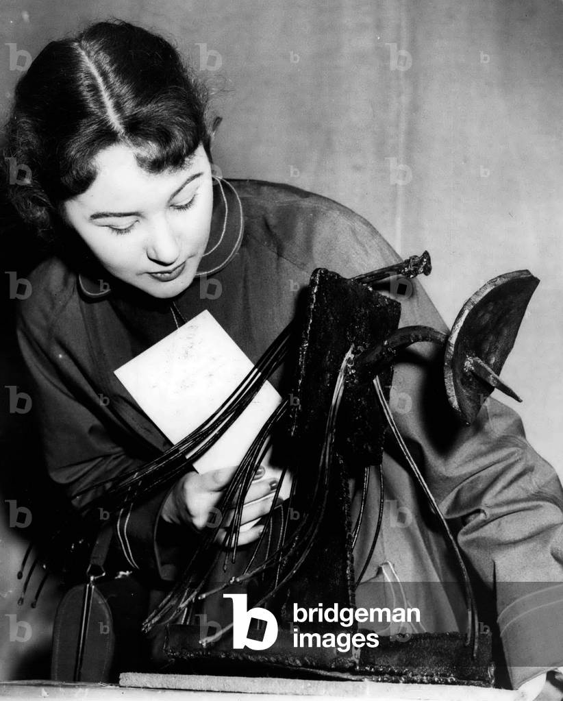 Jan. 01, 1955 - Exhibition of work by Geoffrey Clarke in London the lady and the bird.: An exhibition is being held at the Gimpel Fils Gallert, Molton Street - London - of the work of Geofrey Clarke - who specialises in hybrid art