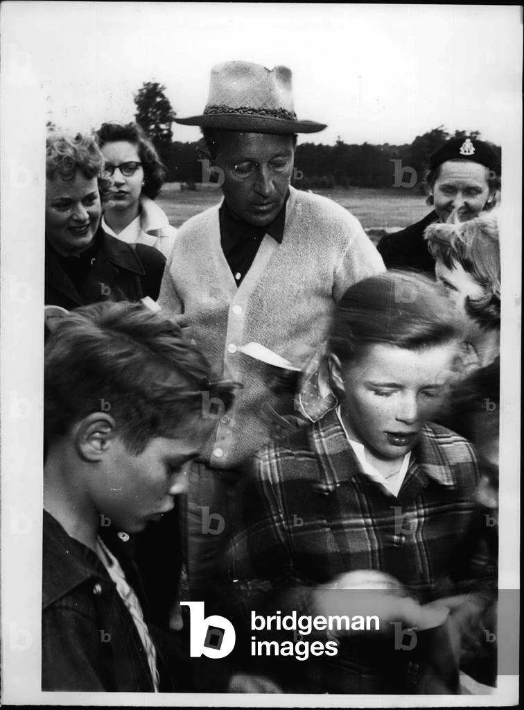 May 05, 1953 - Bing Crosby, American's hit singer No. 1 (photo)