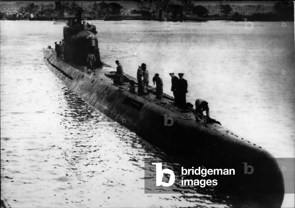 Apr. 20, 1953 - The submarine left Lorient port on April 7th and surfaced this morning about 11 miles away from the Toulon port.