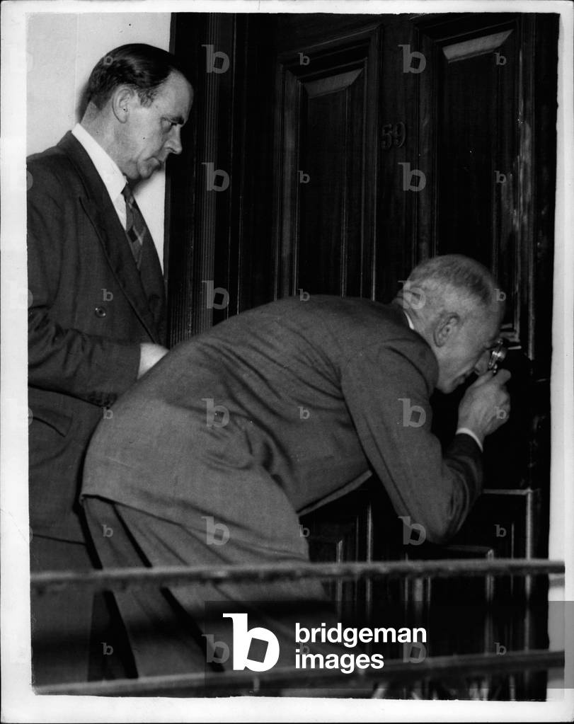 May 05, 1954 - Dead woman in Chelseas - Police called in; Police were called in to a house in Onslow Square, Chelsea, this afternoon, following the discovery of the body of a woman who was said to have a silk stocking round her neck. The dead woman is believed to be the mother in law of Micheal Rennie, the film star who is at present filming on the continent