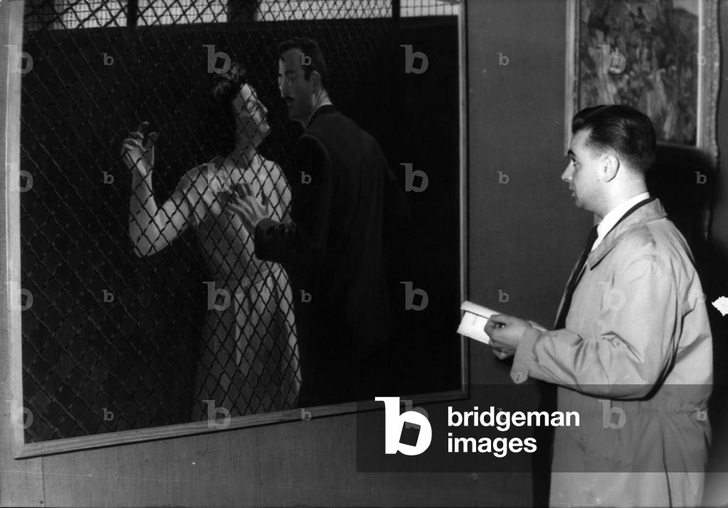 Nov. 11, 1953 - The annual painting show” Salon D'Autumn” opens in Paris: Today the annual painting show” Salon D'Autumn” has opened at the Grand Palais. The painting entitles” Honour to the Rosenberg's” is from the French painter Jean Venitien.